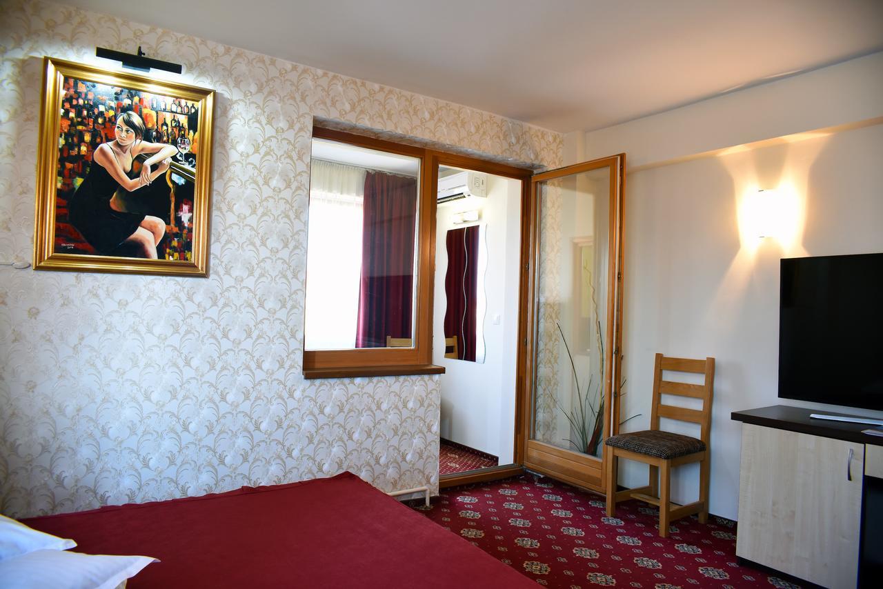 Hotel Tudor Ploiesti Bagian luar foto